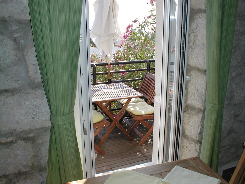 Apartments Mirela Gradac  Buitenkant foto