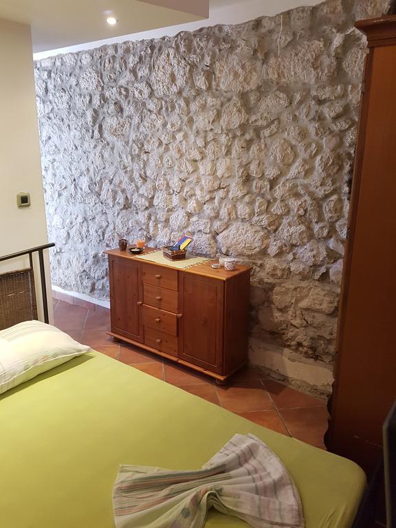 Apartments Mirela Gradac  Buitenkant foto
