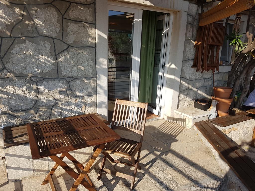 Apartments Mirela Gradac  Buitenkant foto