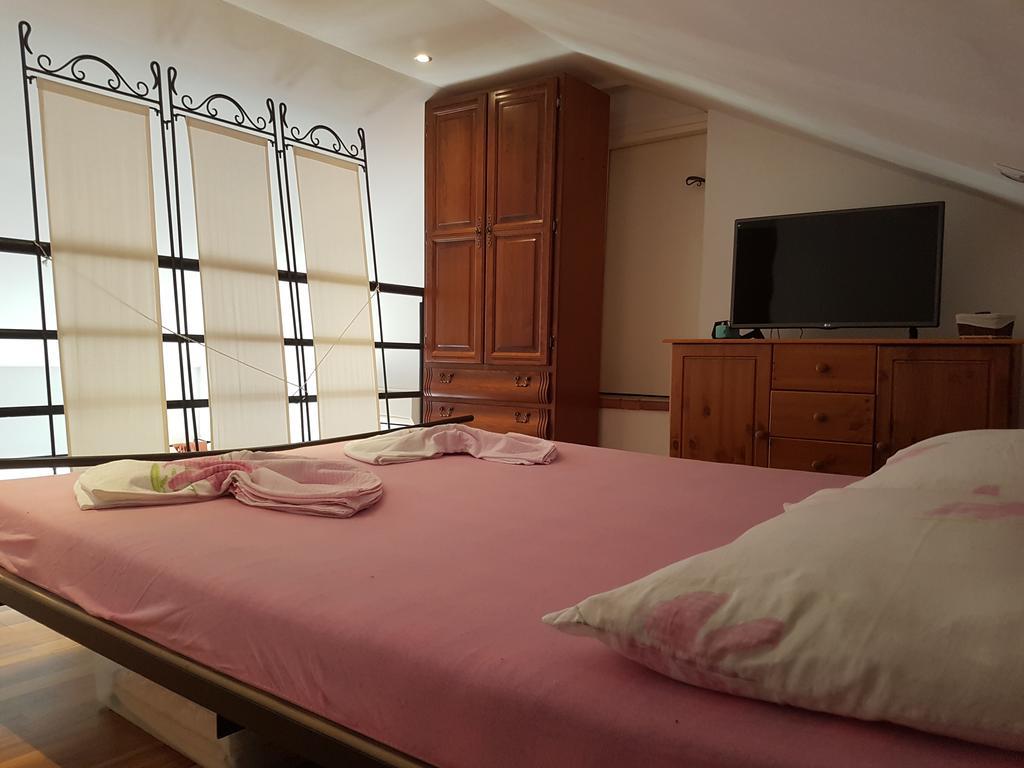 Apartments Mirela Gradac  Buitenkant foto