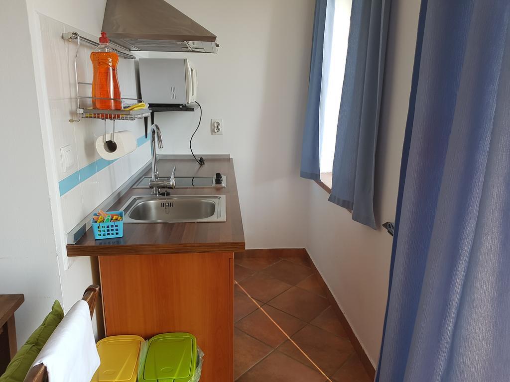 Apartments Mirela Gradac  Buitenkant foto