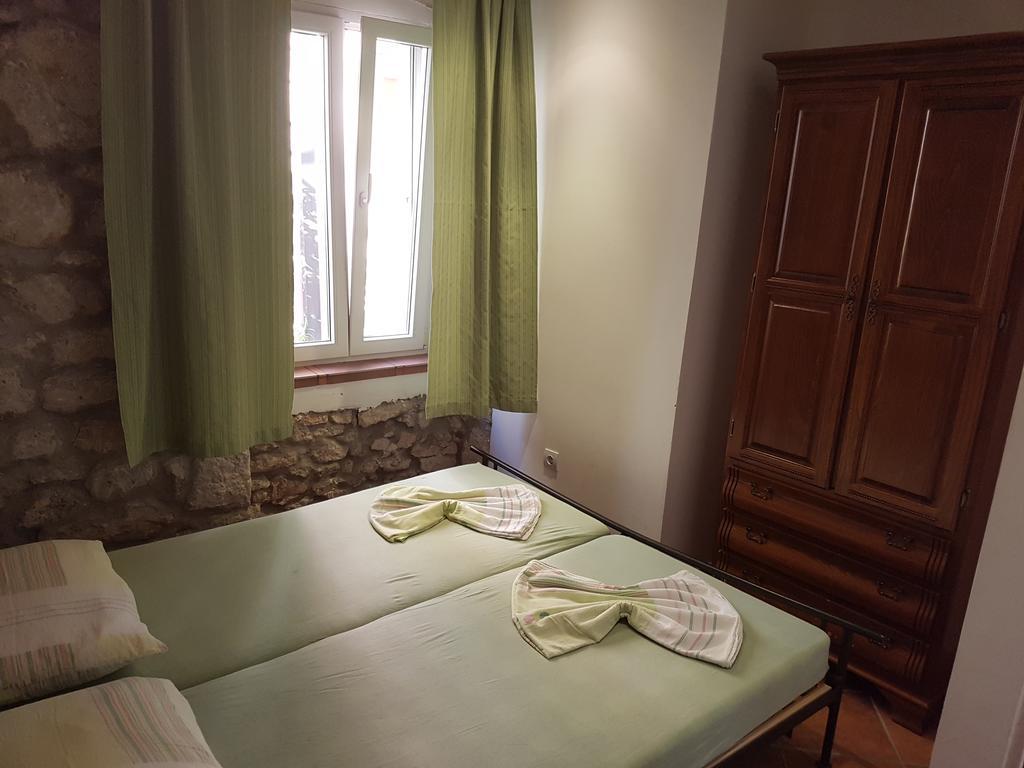 Apartments Mirela Gradac  Buitenkant foto