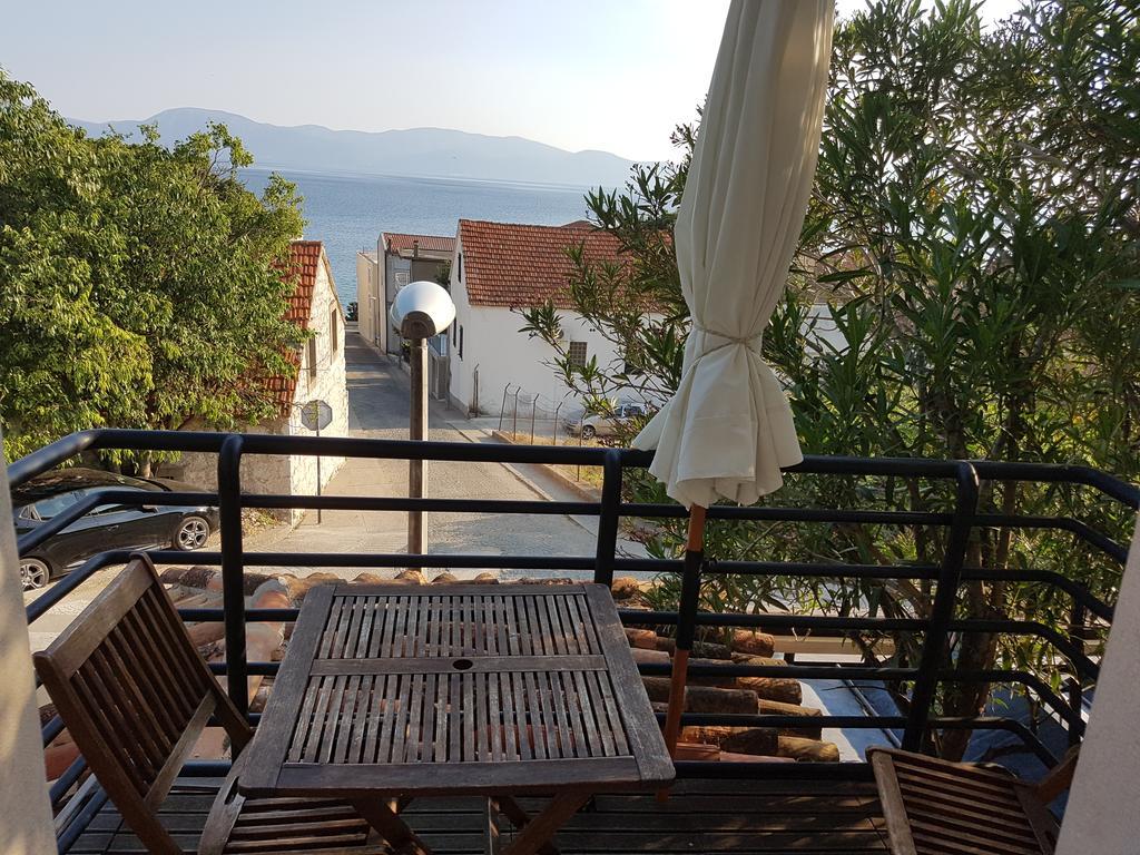 Apartments Mirela Gradac  Buitenkant foto