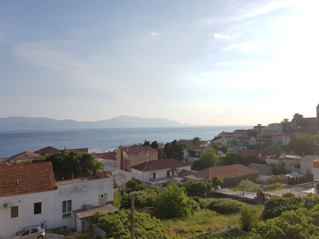 Apartments Mirela Gradac  Buitenkant foto