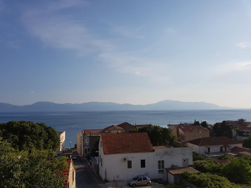 Apartments Mirela Gradac  Buitenkant foto