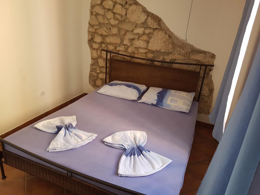 Apartments Mirela Gradac  Buitenkant foto